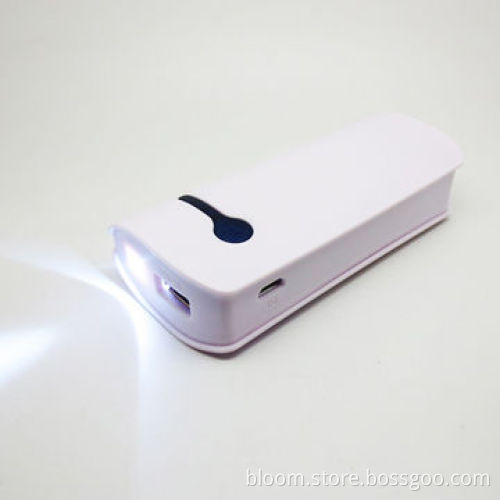 5,200mAh New Design Power Bank for iPhone6/5/4/iPad and Other Mobile Phones with 1W LED FlashlightNew